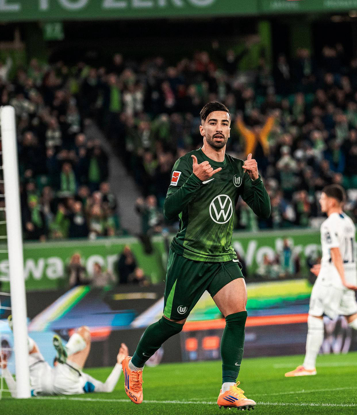 金年会加时末段德甲焦点战；巴塞罗那扳平良机；赛场秩序良好；更衣室氛围转暖的简单介绍