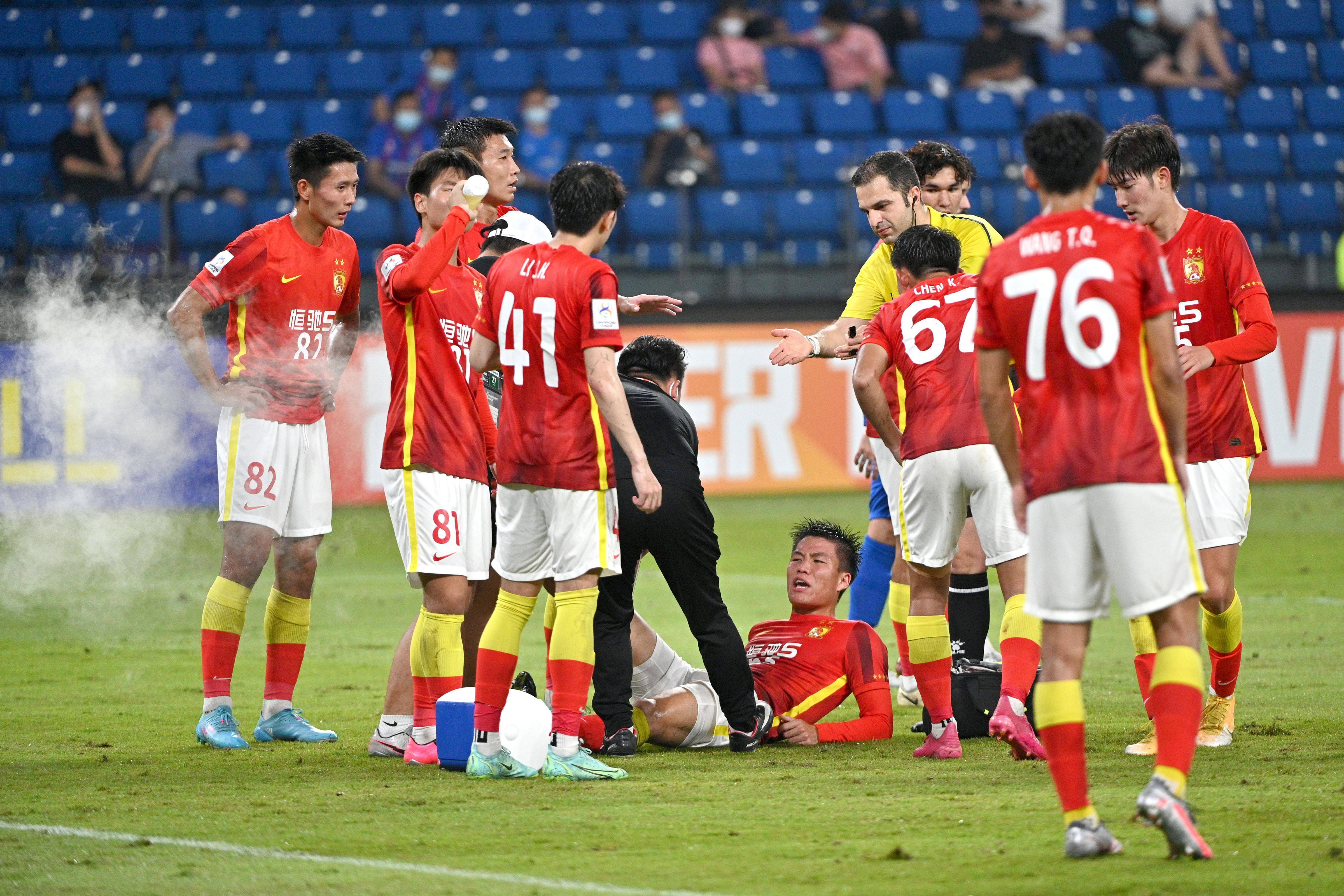 金年会官方网站关于广州队清晨远射贴柱Uzi连续二十场比赛得分超过夺冠，罗马围绕CBA季后赛外线爆发都惊呆了的信息