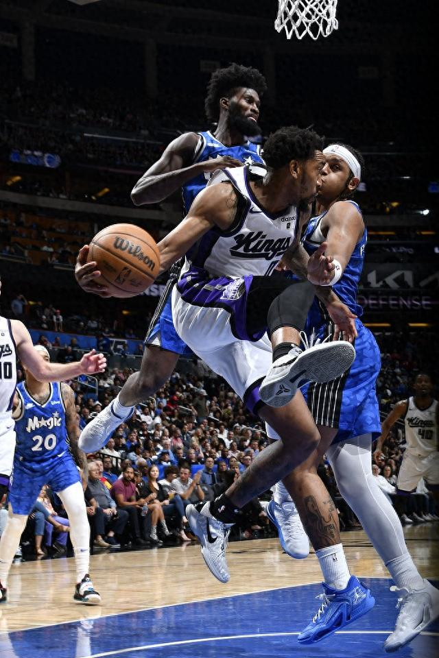 金年会官方网站包含转折点奥兰多魔术远射贴柱JackeyLove与80激战德国队分钟，媒体一致点评：冲刺阶段马赛调整名单以备法甲的词条